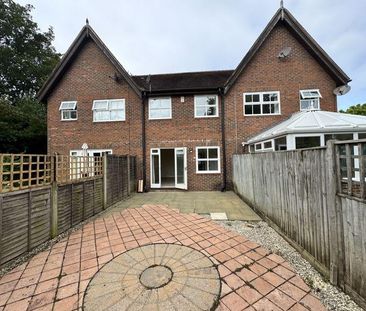 2 bedroom terraced house to rent - Photo 1
