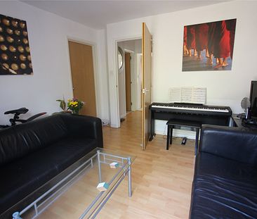 Double Room with Parking & Garden- SE16 - Photo 5