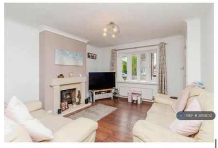 3 bedroom terraced house to rent - Photo 5