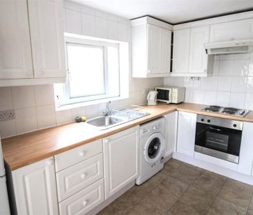 4 bedroom maisonette to rent - Photo 2