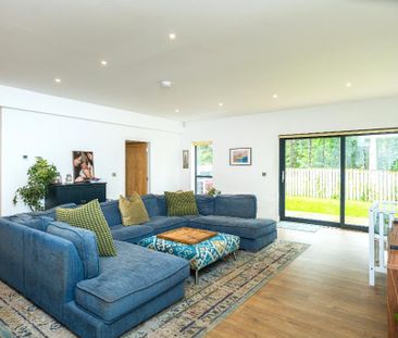 4 bedroom semi-detached house to rent - Photo 5