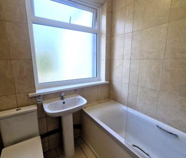 4 bedroom terraced house to rent - Photo 4