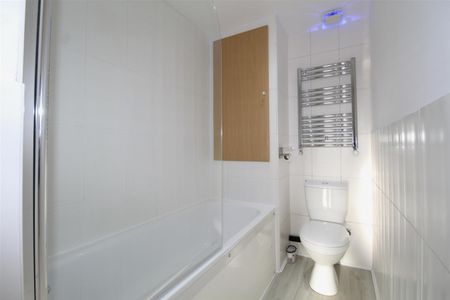 1 Bedroom Apartment To Let - Photo 2