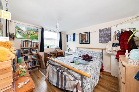 4 bedroom terraced house to rent - Photo 5