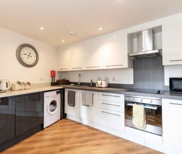 2 bedroom semi-detached house to rent - Photo 6