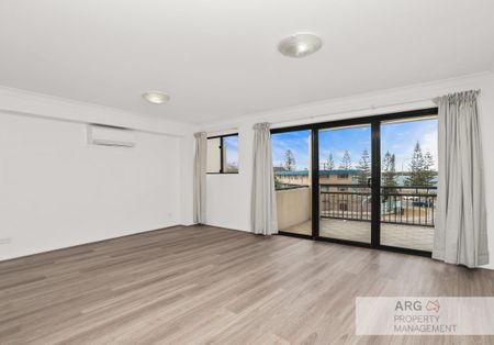 312/392 Marine Parade, LABRADOR, QLD, 4215 - Photo 2