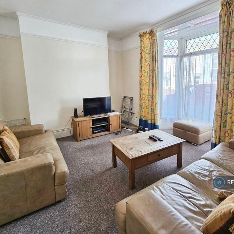 4 bedroom terraced house to rent - Photo 1