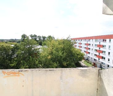 Sanierte 3-Raumwohnung mit schöner Aussicht vom Balkon im 4. OG - Photo 3