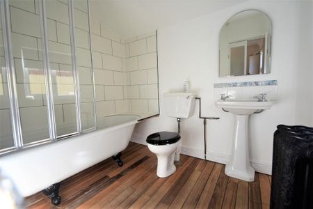 3 bedroom terraced house to rent - Photo 2