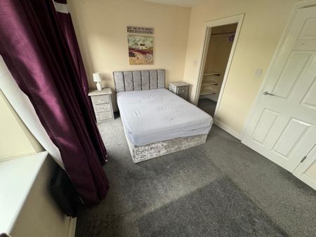 Apartment 9, Clifton House, Merridale House, Wolverhampton, West Midlands, WV3 9RY - Photo 3