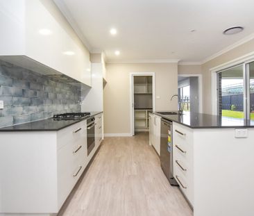 The Bold and The Beautiful - Photo 4