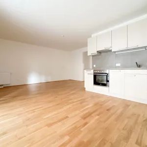 2 Zimmer Wohnung mit Balkon | 2. Stock | 5 Min. zu U6 & Wasserpark Floridsdorf | Ruhelage - Photo 2