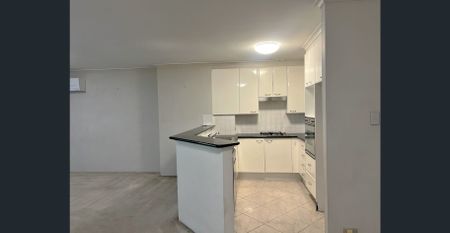 Spacious 3-Bedroom Apartment for Lease INSPECTIONS: 6.12.25 11am meet at front reception - Photo 5