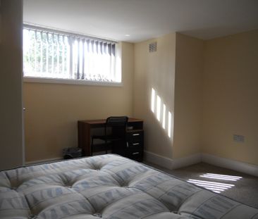 1 Bed Flat, Wilbraham Road, M14 - Photo 2