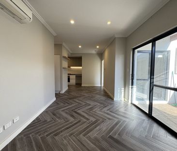 Modern Low-Maintenance Coastal Living - Photo 2