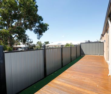 Beautiful 3-Bedroom Home in Mernda - Photo 5
