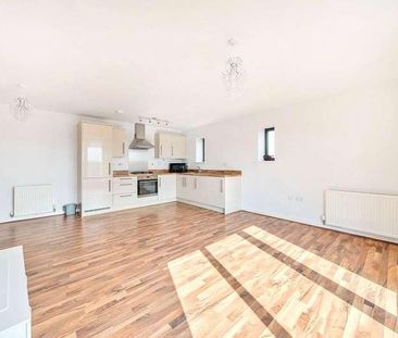 Oak House, Victory Park Road, Addlestone, Surrey, KT15 - Photo 1