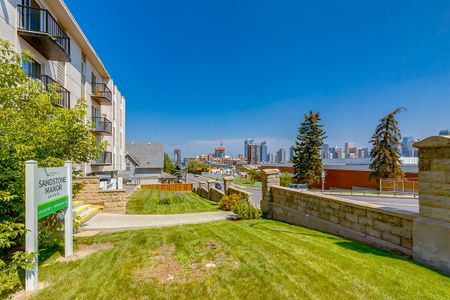 2241 14 St SW, Calgary - Photo 4