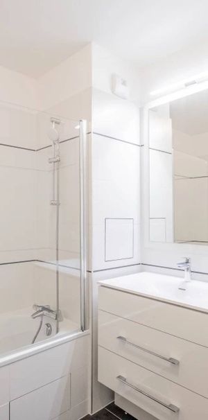 Rental Apartment Courbevoie Marceau - République - Photo 1