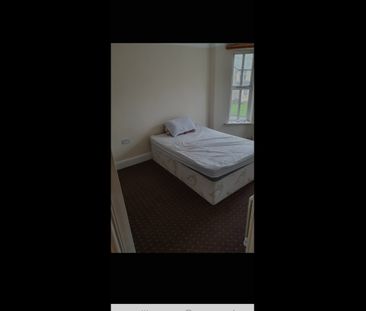 Room in a Shared House, Schuster Road, M14 - Photo 1