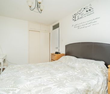 Petersham Close, Newport Pagnell, MK16 - Photo 5