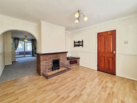 3 bedroom semi-detached house to rent - Photo 4