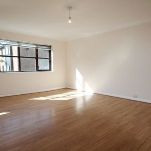 1 bedroom studio to rent - Photo 2