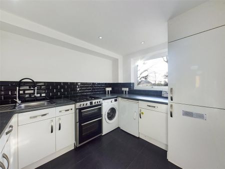 2 bedroom semi-detached house to rent - Photo 4