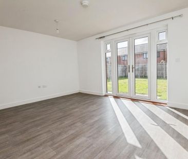 3 bedroom semi-detached house to rent - Photo 2