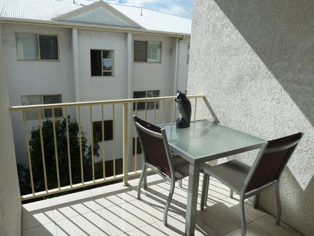 Partly Furnished Top Floor unit close to the hospital - Photo 5