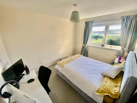 5 bedroom detached house to rent - Photo 4