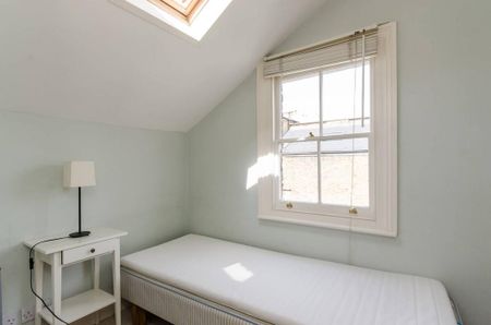 3 bedroom maisonette to rent - Photo 2