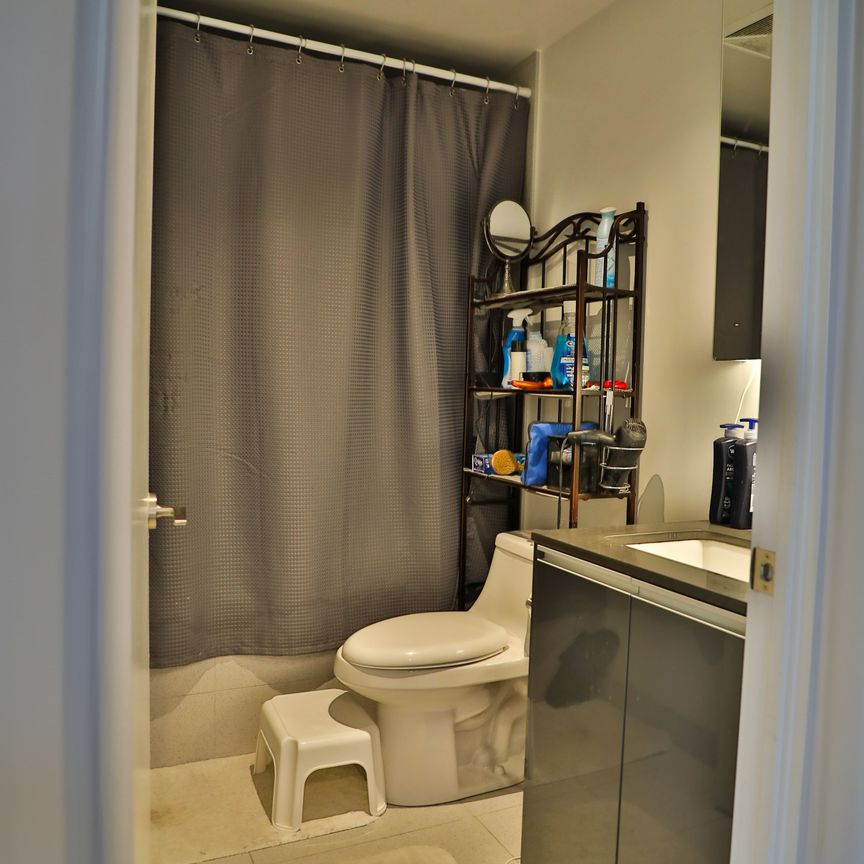 For Lease - 1190 Dundas Street Unit# 423, Toronto, Ontario - Photo 1