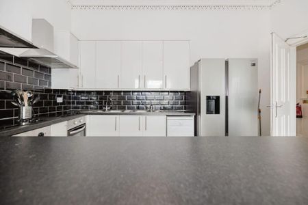 6 bedroom flat to rent - Photo 5