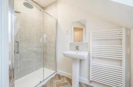 3 Bedroom House - Semi-Detached - Photo 5