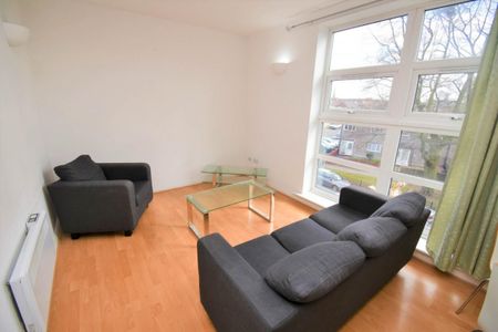 2 bed Apartment for Rent - Photo 2