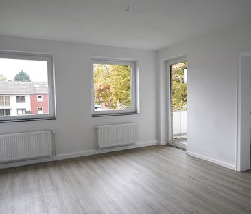 Helle, sanierte 2- Zimmer-Wohnung mit Balkon und Stellplatz und vie... - Photo 1