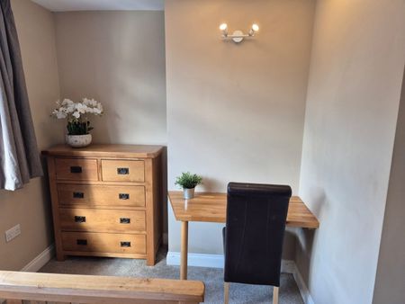 5 Bed Terraced House, Glebelands Road, BS34 - Photo 3