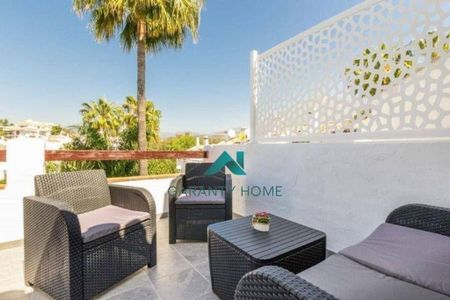 3 room luxury House for rent in Marbella, Spain - Photo 2