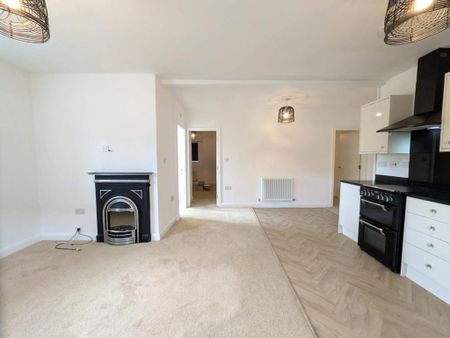 2 bedroom flat to rent - Photo 2