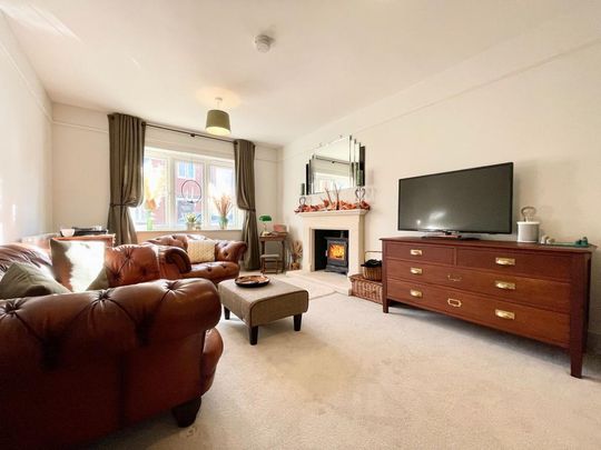 4 bedroom detached house to rent - Photo 1