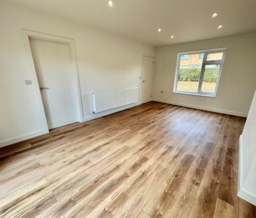 Birkin Avenue, Nottingham, Radcliffe-On-Trent - Photo 2