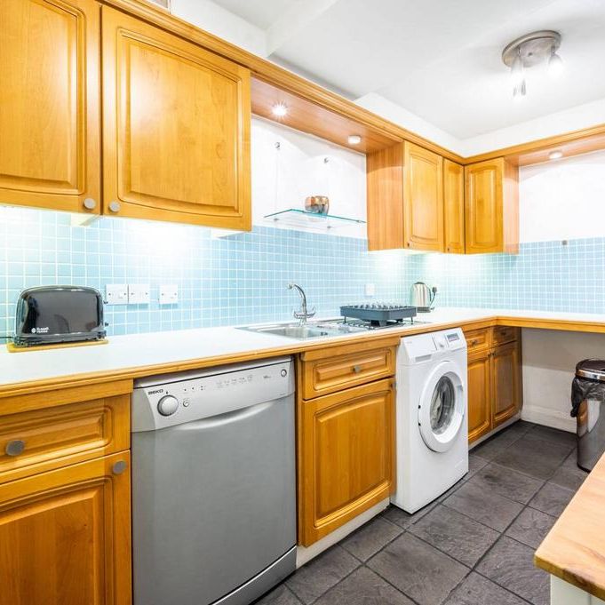 2 bedroom flat to rent - Photo 1