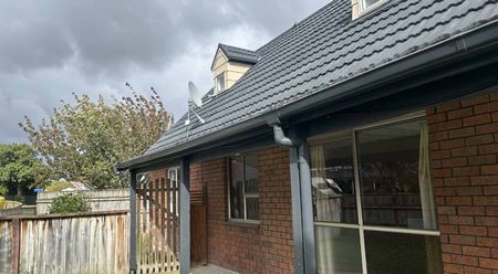 Tidy Family Home - Photo 3