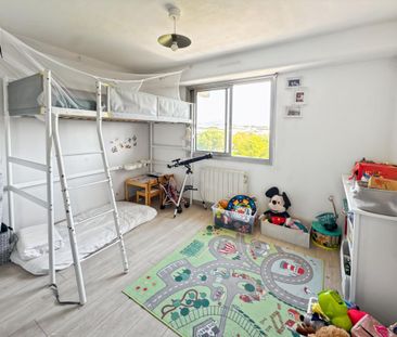 Location Appartement 3 pièces 64m² ANTIBES 06600 - Photo 2