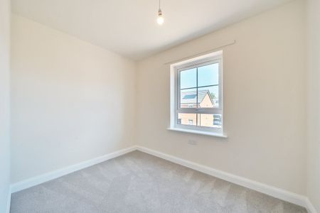 32 Sheerness Way - Photo 2