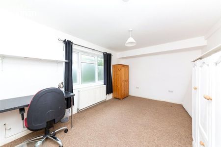 6 bedroom detached house to rent - Photo 3