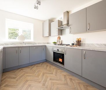 4 bedroom semi-detached house to rent - Photo 3