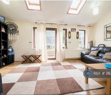 3 bedroom semi-detached house to rent - Photo 6