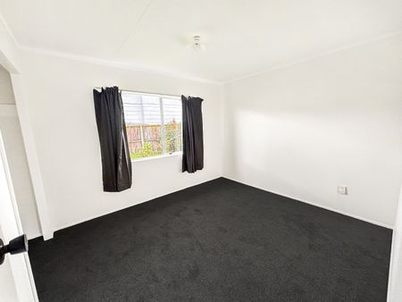 TWO WEEKS FREE - 3-Bedroom Family Home in Flat Bush - Photo 5